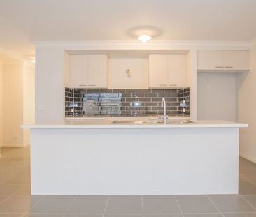 MODERN HOME IN STONEHILL - Photo 4