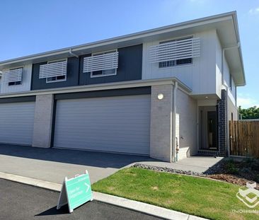 Near New 4 Bedroom Townhouse - Photo 1