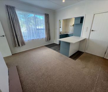 Character family home in Aramoho - Photo 3