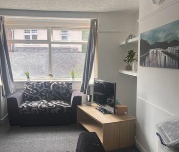 St Martins Road Room 3 - Photo 4