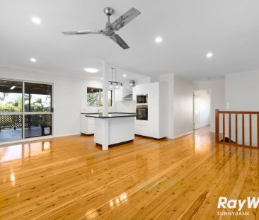 Two Storey Family Home With a Pool - Great For Summer - Photo 1