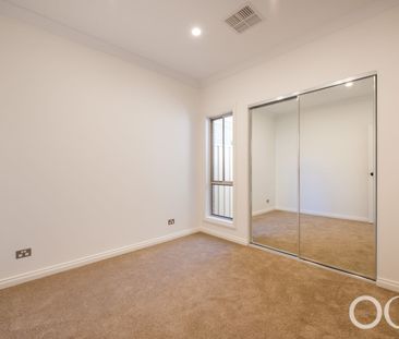 Open the Door to Contemporary Comfort - Photo 3