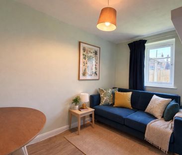 2 Bedroom Maisonette To Let - Photo 2