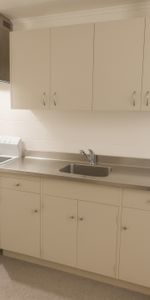 One Bedroom Unit Near shopping centre - Photo 4