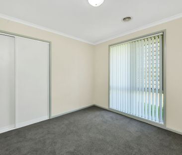 14 Colverwell Crescent, Jerrabomberra - Photo 6