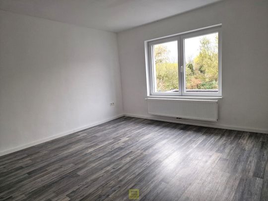 Volledig vernieuwde woning met terras te huur in Heldergem - Photo 1