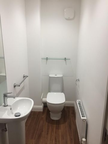 2 bedroom semi-detached house to rent - Photo 4