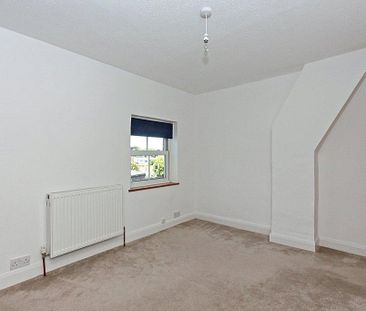 2 bedroom end of terrace house to rent - Photo 3