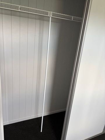 Sunny 3 bedroom home - Photo 3