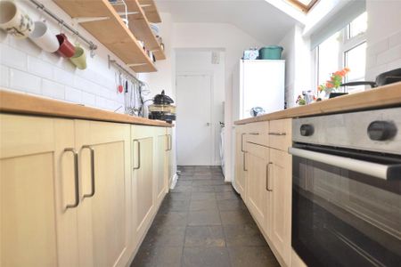 2 bedroom terraced house to rent - Photo 2