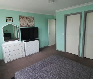 “Fabulous 4Br Double Story Home in Truganina!” - Photo 2