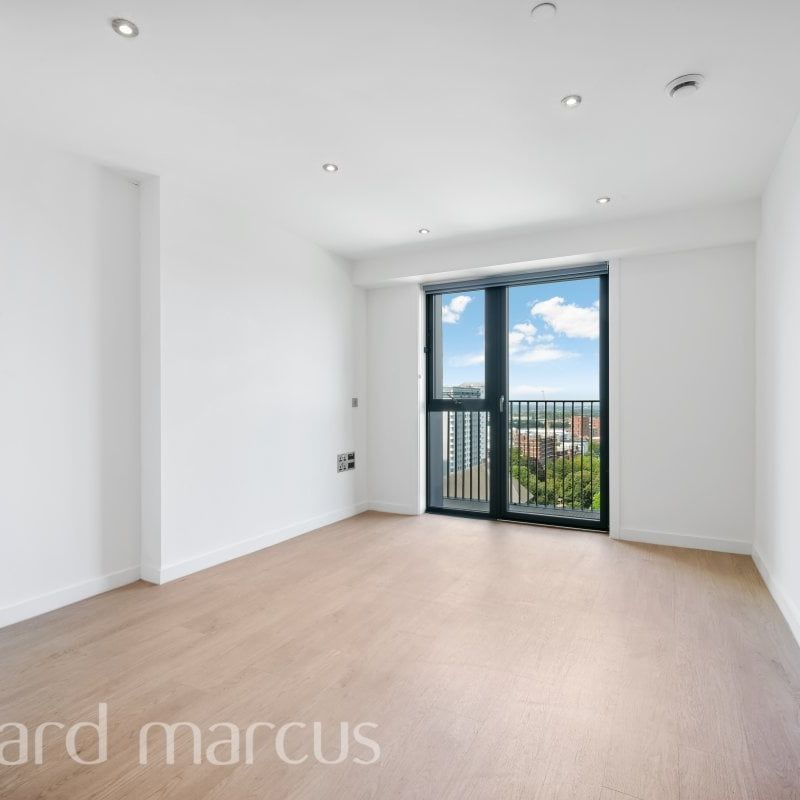 Sutton Court Road - Photo 1