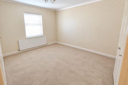 3 bedroom detached house to rent - Photo 3