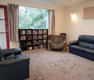 Handy 1 bedroom town apartment - Photo 5