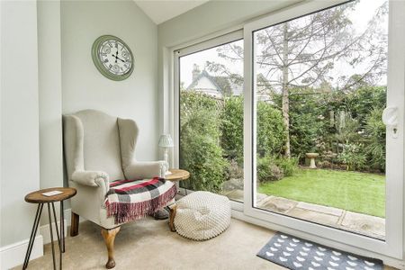 3 bedroom semi-detached house to rent - Photo 2