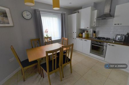 2 bedroom flat to rent - Photo 5