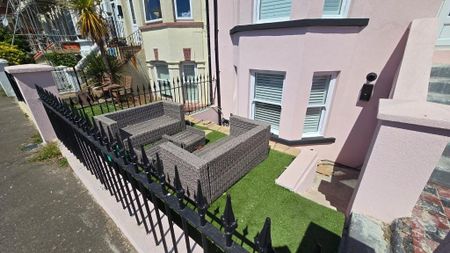 1 bedroom flat to rent - Photo 3