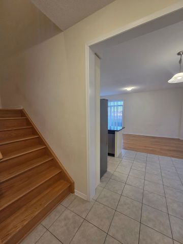 For Lease - 204 Maclachlan Avenue, Haldimand, Ontario - Photo 2