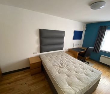 Room in a Shared Flat, Slater Street, L1 - Photo 4