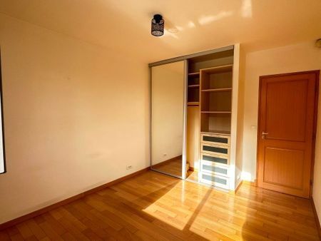 Location Appartement 3 pièces 66m² - Photo 2