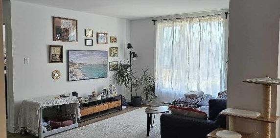 Grand 4 1/2 à Laval, 2 salles de bains, à 2 pas du métro Montmorency - Photo 2