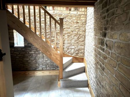 2 bedroom terraced house to rent - Photo 2