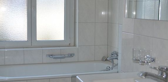 Zürich-Schwamendingen helle und schöne Wohnung befristet bis 30.09.27 - Photo 2