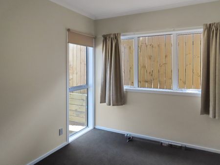 Wainuiomata Living - Photo 2