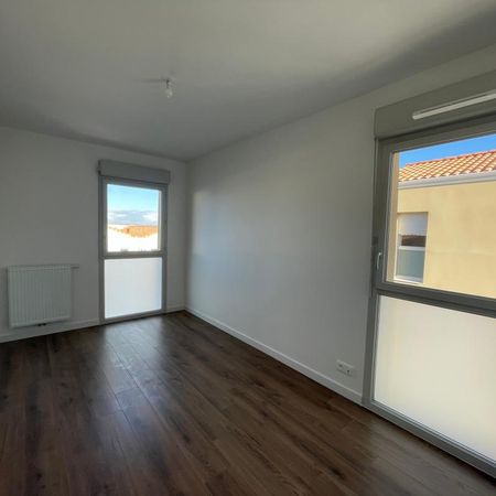 Location Appartement 4 pièces 86m² AYTRE 17440 - Photo 3