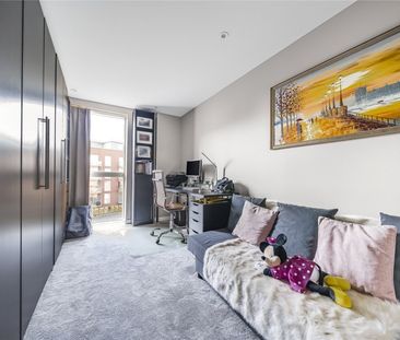 The Heart, Walton-on-Thames, Surrey, KT12 - Photo 1