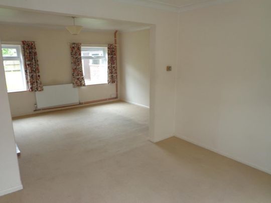 3 bedroom semi-detached house to rent - Photo 1