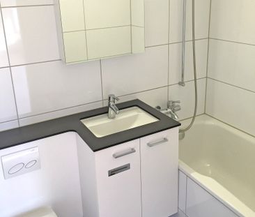 Modern and bright apartment in Regensdorf - Photo 3