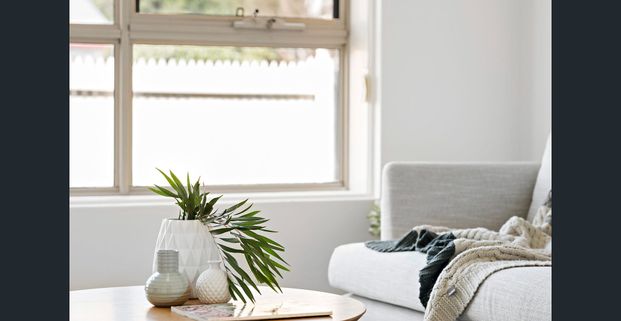 Bright two -Bedroom Apartment in Prime Carlisle Street Location - Photo 1