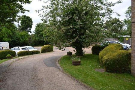 Ware, SG12 - Photo 5