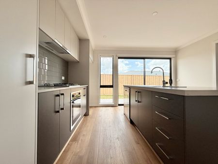 Townhouse In the Heart of Charlemont - Photo 4