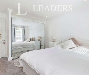 Roberts Lodge, Portland Road, Kingston Upon Thames, KT1 - Photo 4