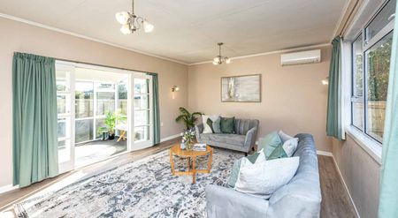 SPRINGVALE - 3 BEDROOMS - Photo 3