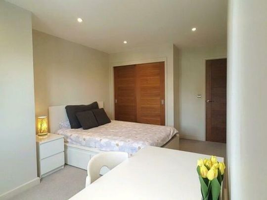1 bedroom in a house share to rent - Photo 1