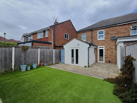 2 bedroom semi-detached house to rent - Photo 4