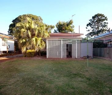 7 Stonehaven St Mount Lofty - Photo 3