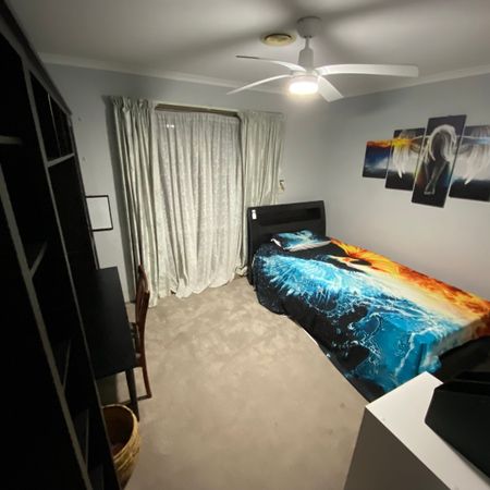 Cranbourne North - Photo 4