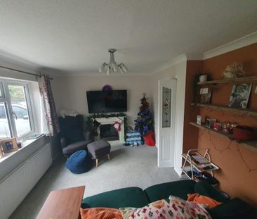 2 bedroom semi-detached house to rent - Photo 2