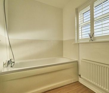 3 bedroom detached house to rent - Photo 6