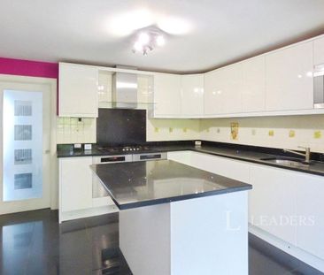 3 bedroom semi-detached house to rent - Photo 5