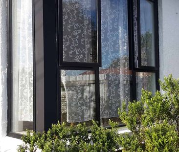 Very nice 2 bedroom Waverley home - Photo 3