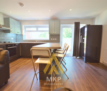 4 bedroom terraced house to rent - Photo 4