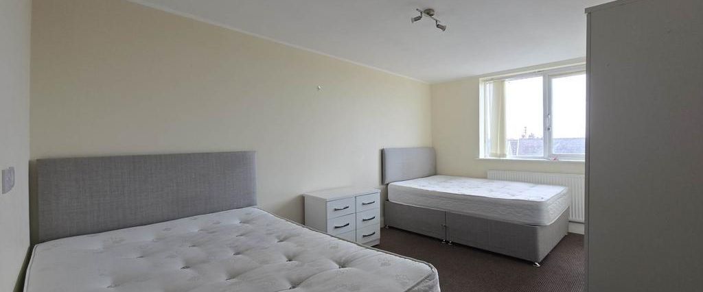 1 bedroom in a house share to rent - Photo 1