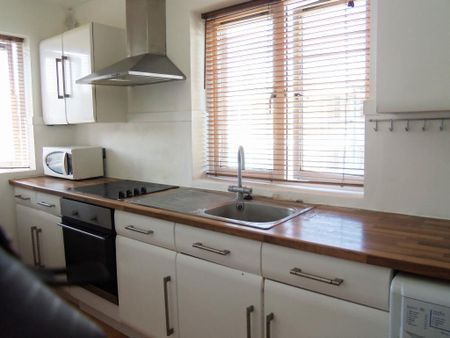 1 bedroom apartment to rent - Photo 2