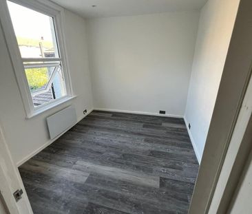 3 Bed Flat, Cobden Road, SE25 - Photo 5