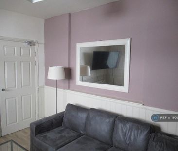 6 bedroom terraced house to rent - Photo 1